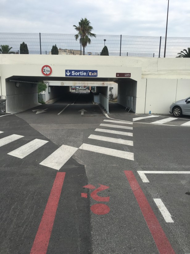 radisson-to-airport-01